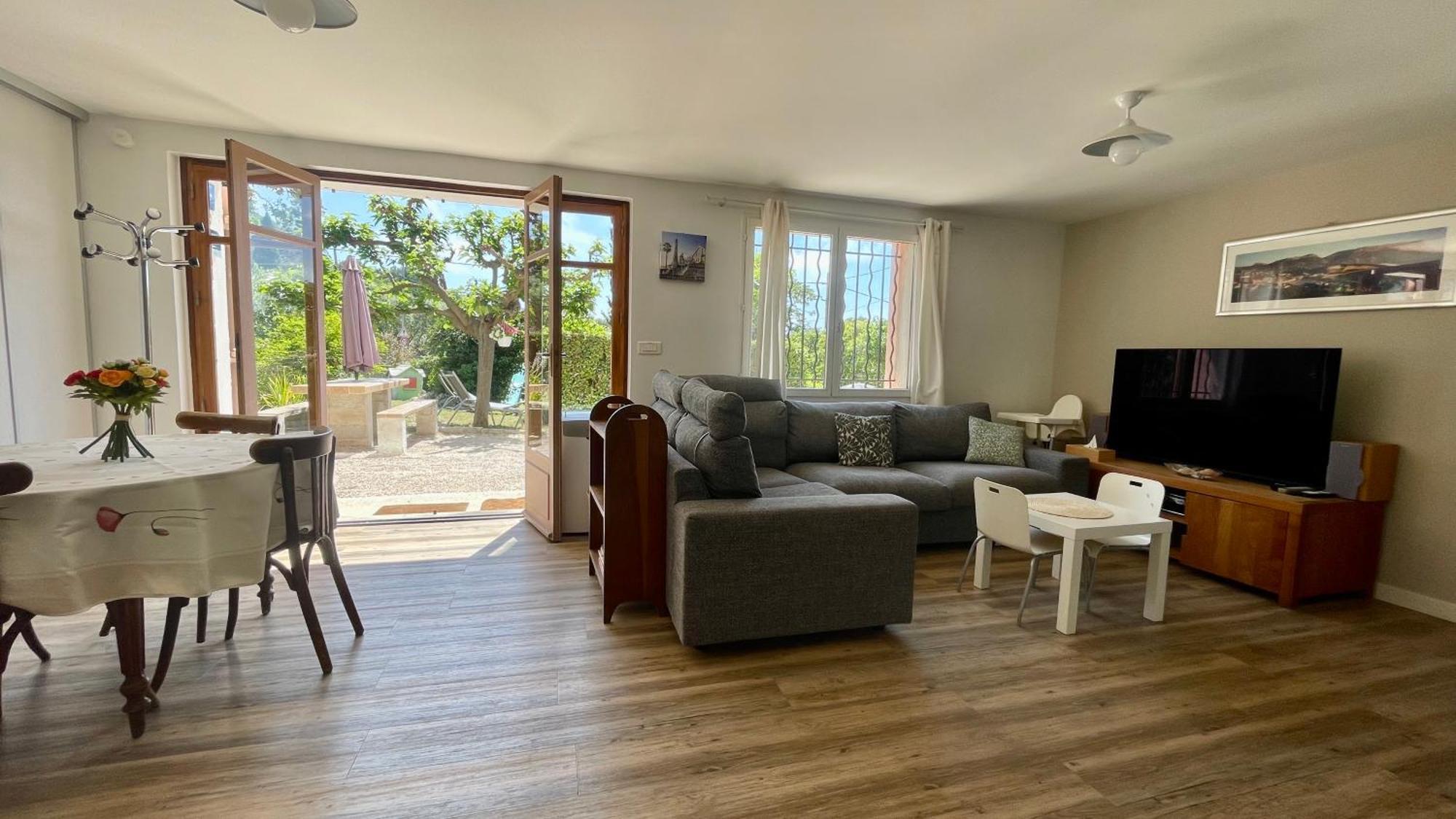 Large Private Garden, Quiet 2-Bedroom Apartment, Air Conditioning, Wifi, Parking Κασί Εξωτερικό φωτογραφία