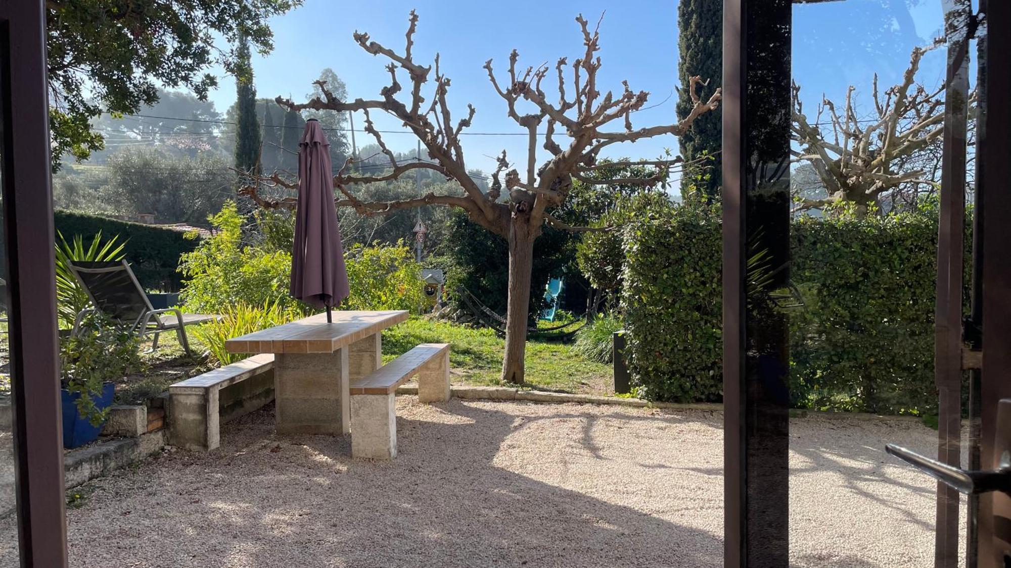 Large Private Garden, Quiet 2-Bedroom Apartment, Air Conditioning, Wifi, Parking Κασί Εξωτερικό φωτογραφία