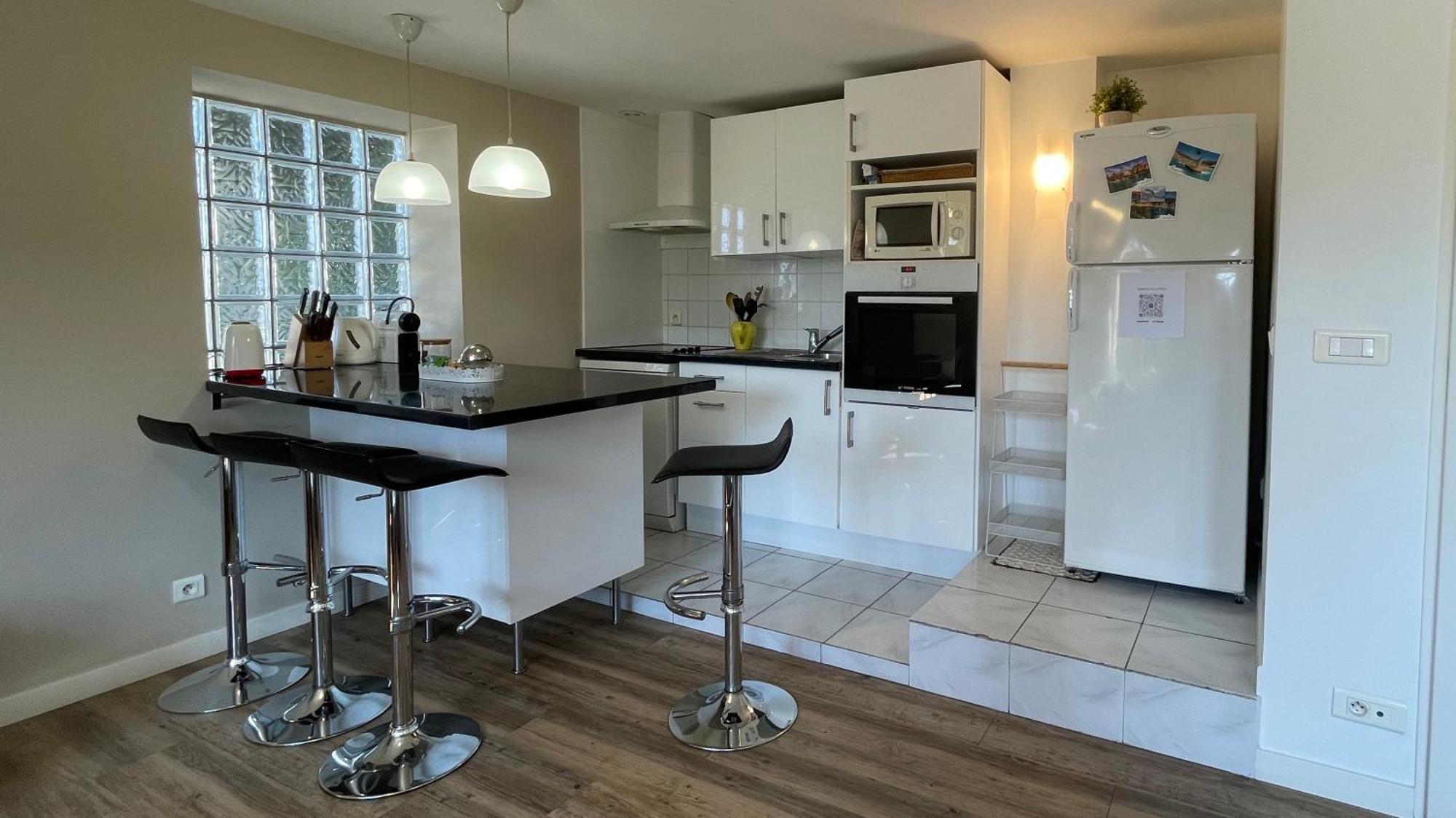 Large Private Garden, Quiet 2-Bedroom Apartment, Air Conditioning, Wifi, Parking Κασί Εξωτερικό φωτογραφία