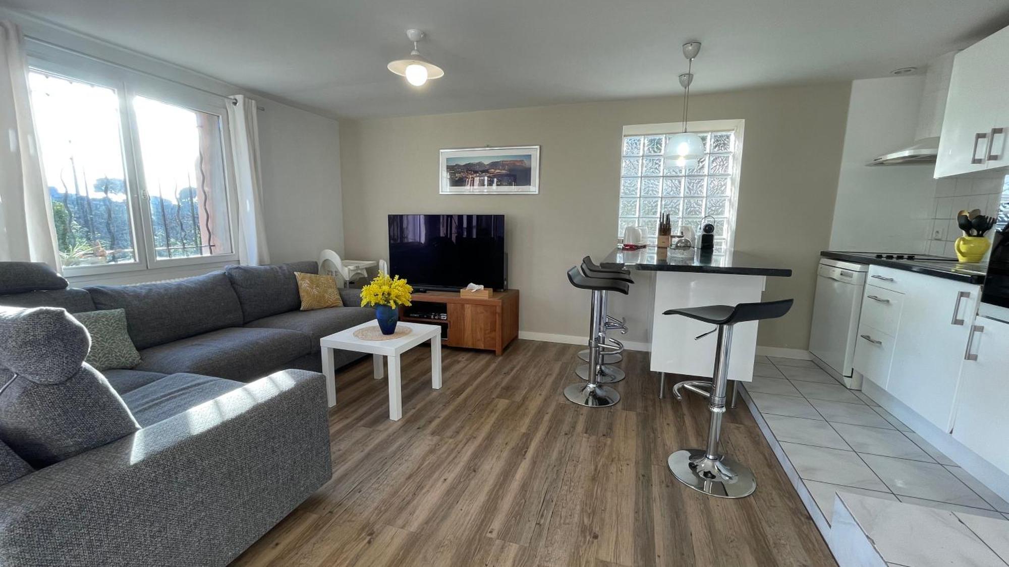 Large Private Garden, Quiet 2-Bedroom Apartment, Air Conditioning, Wifi, Parking Κασί Εξωτερικό φωτογραφία