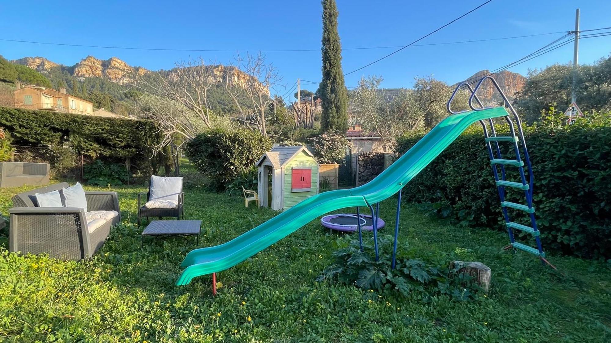 Large Private Garden, Quiet 2-Bedroom Apartment, Air Conditioning, Wifi, Parking Κασί Εξωτερικό φωτογραφία