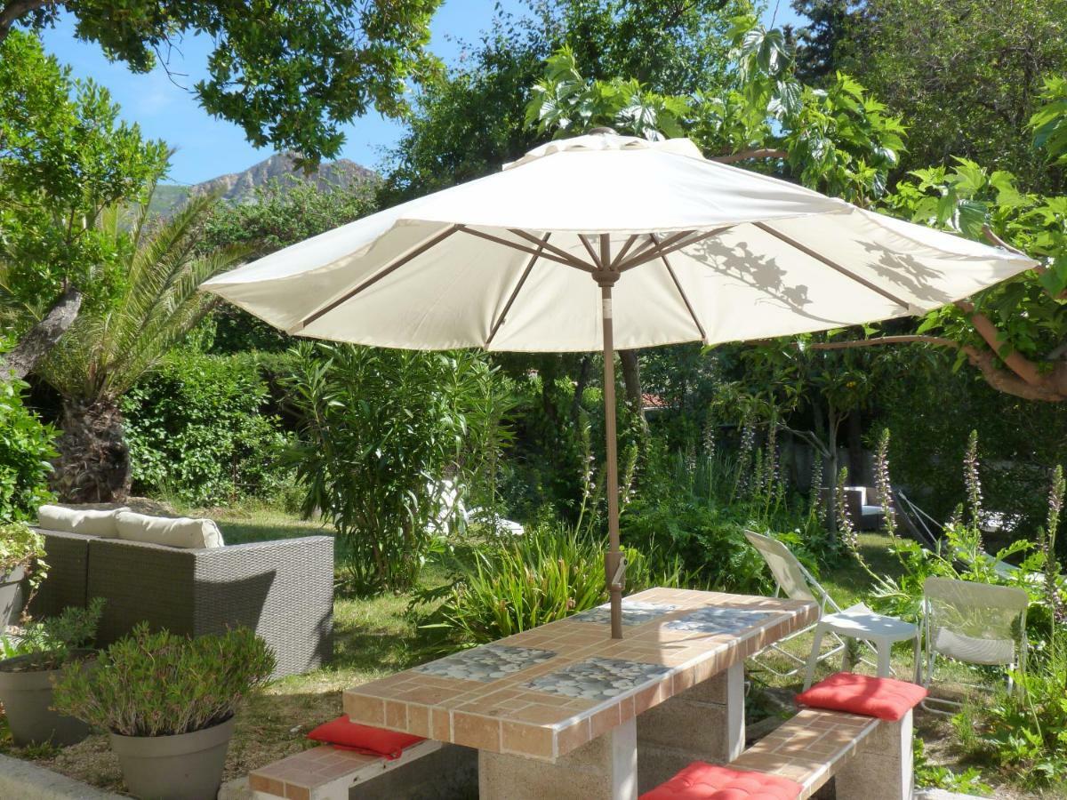 Large Private Garden, Quiet 2-Bedroom Apartment, Air Conditioning, Wifi, Parking Κασί Εξωτερικό φωτογραφία